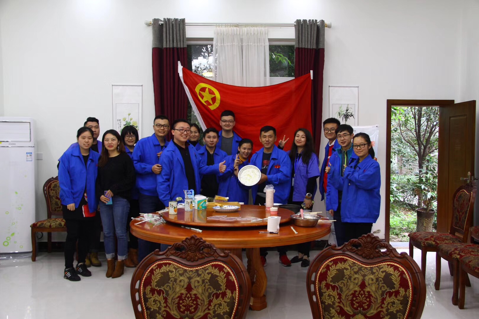成都milan米兰(中国)体育官方网站集团共青团“七彩青年俱乐部”第二弹之烘焙活动
