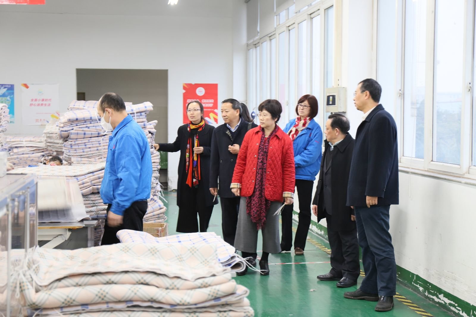 中国轻工业联合会副会长何烨一行莅临成都milan米兰(中国)体育官方网站集团参观指导