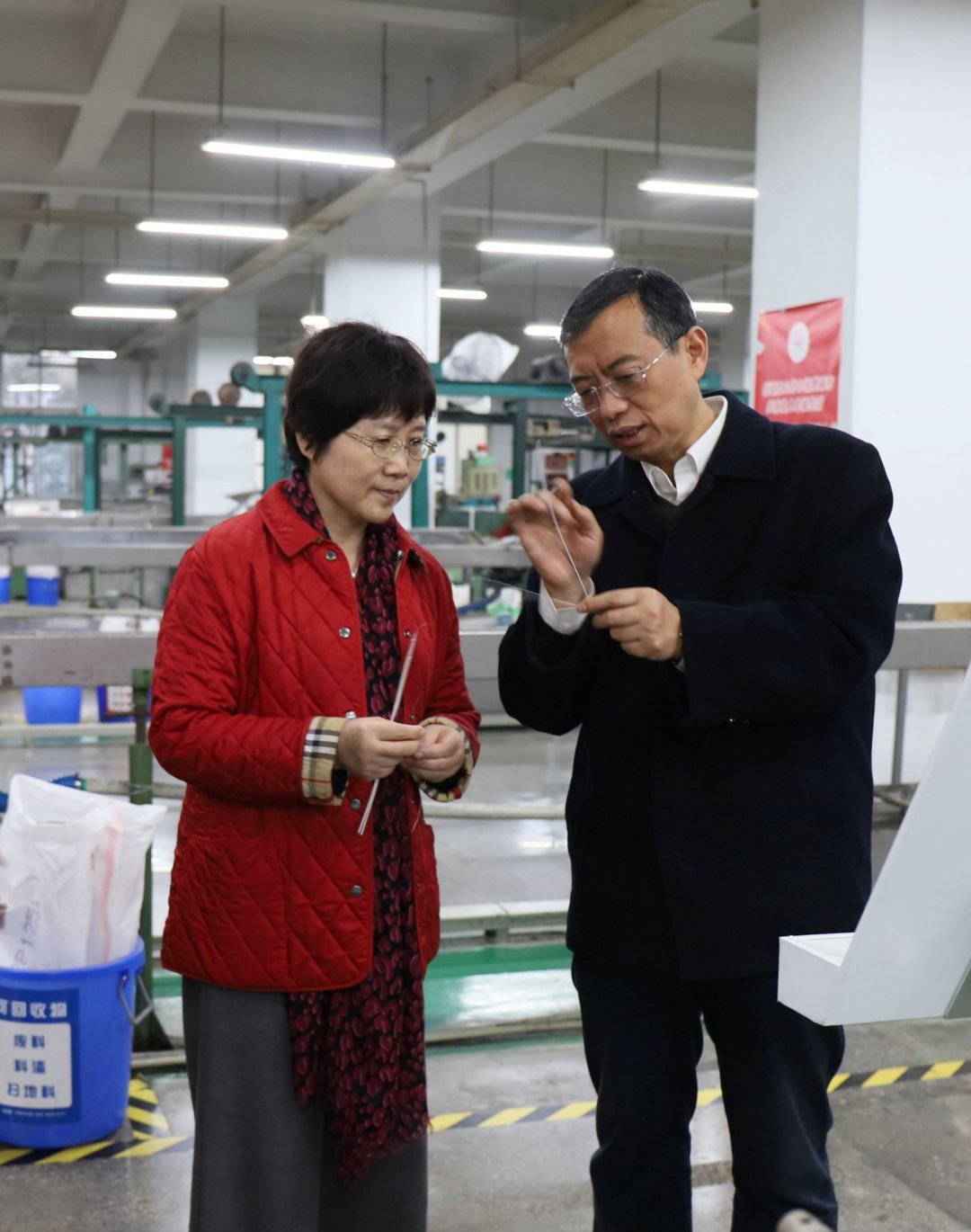 中国轻工业联合会副会长何烨一行莅临成都milan米兰(中国)体育官方网站集团参观指导