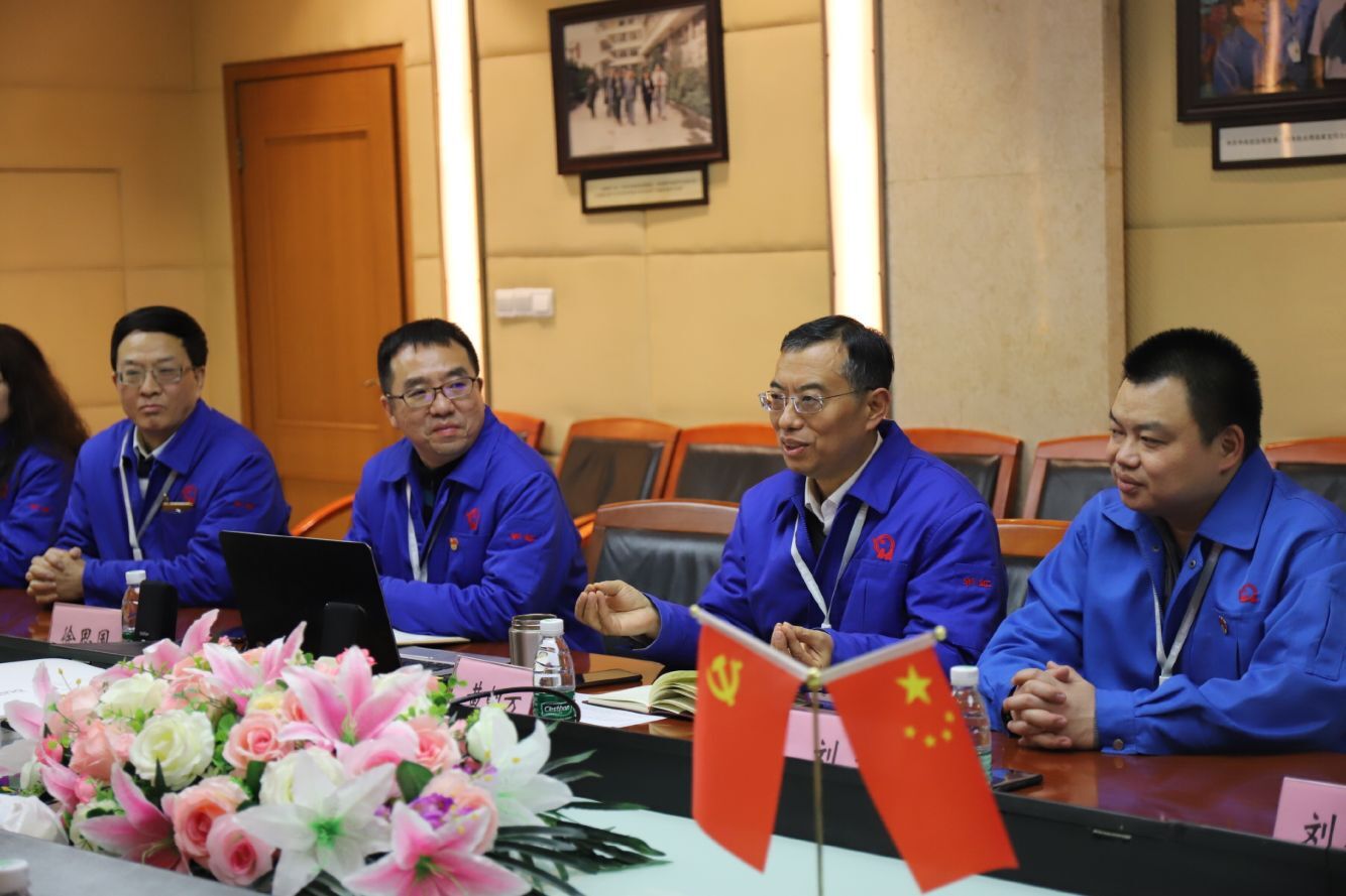 成都市武侯区林丽区长到成都milan米兰(中国)体育官方网站集团开展节前慰问