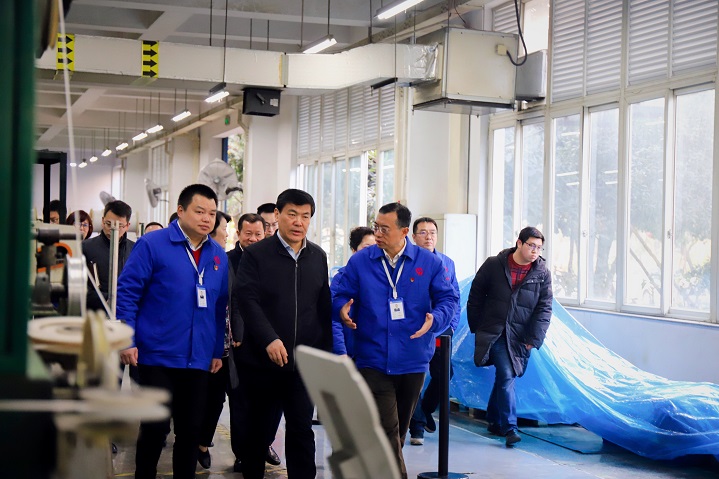成都市委副书记、市长罗强莅临成都milan米兰(中国)体育官方网站集团走访慰问