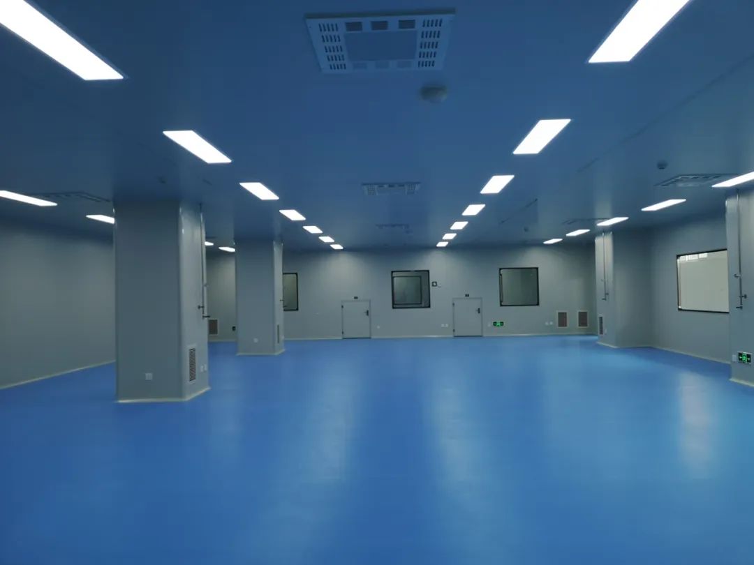 成都milan米兰(中国)体育官方网站集团十万级洁净车间一隅