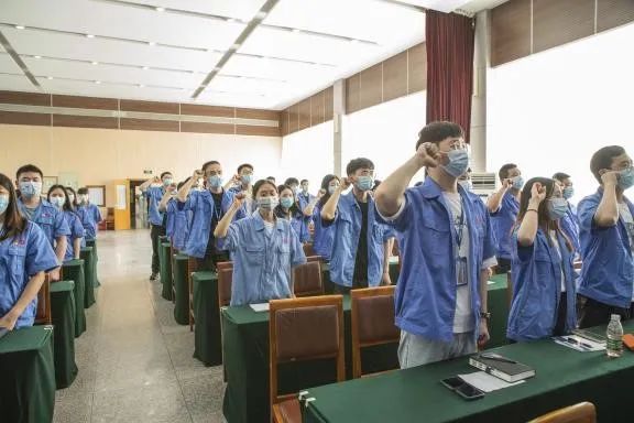 成都milan米兰(中国)体育官方网站集团召开2022年团员大会暨团委换届选举会议